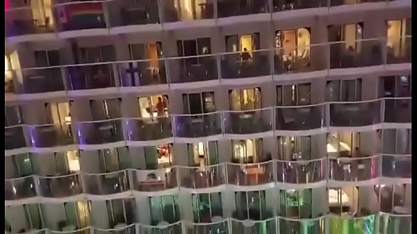 No cruzeiro com os amigos, amatire gay porn