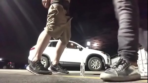Novinho enrabando o porteiro no estacionamento, amateur straight guys porn