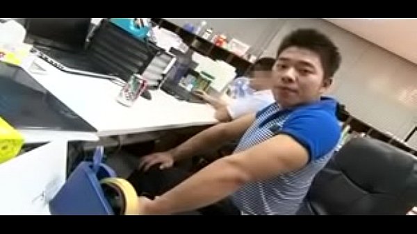 2 japanese workers get a delivery man drunk to fuck him, best gay Asian