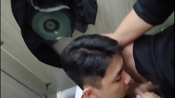 bot cute bú cu trong nhà vệ sinh, Asian gay por