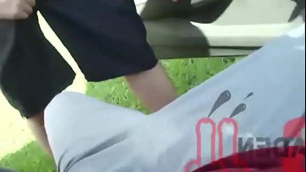 Chupando o novinho hetero no carro, gay amateurs