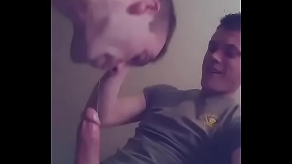 Gravando primo engolindo e babando meu pau, gay porn amator