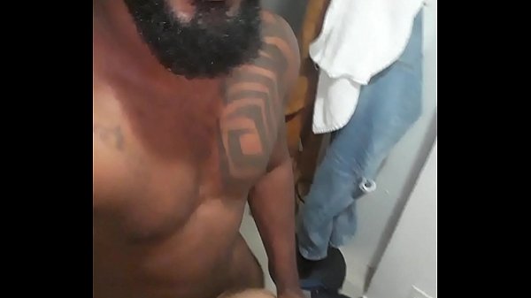 NEGAO FUDENDO O SAFADO ESTAGIÁRIO