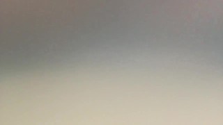 激しくシコる10代少年