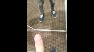 22 yo Aussie boy cumming in changing room