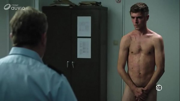 AURELIEN CAEYMAN – La treve S02EP02 https://nakedguyz.blogspot.com