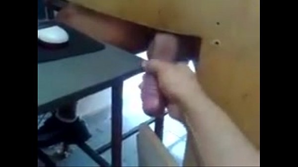 Batendo punheta na lan – mão amiga, amateur gay for pay