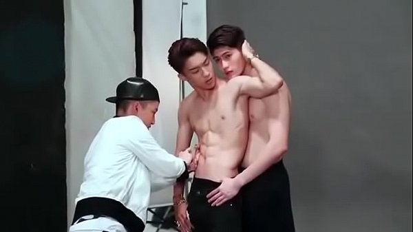 Cặp trai xinh chụp hình đẹp