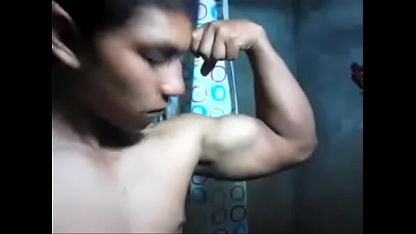 Chacalito mamado masturbandose