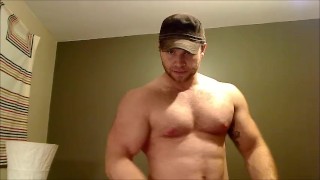 JayMaxx Flexing Those Bodacious Biceps Anon