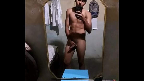 Macho dolecente con su pene sabroso