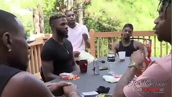 Pluisieurs blacks se baisent