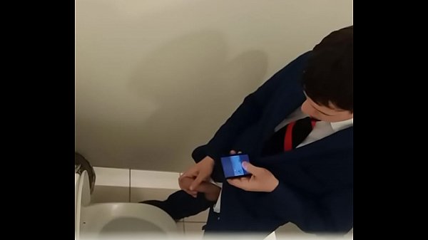 Spy cam – Russian boy jerking off in toilet https://nakedguyz.blogspot.com