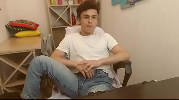 adolecente cachondo se toca frente a wepcam