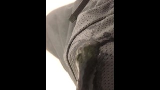 D○ ○学生 短パンでおもらし おしっこ 放尿