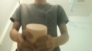 オナホで音ならしてオナニー