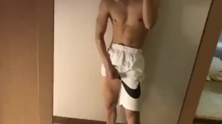 抖音网红篮球肌肉男QS对镜发骚粗口撸大屌