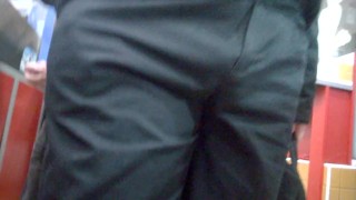 OMG what a bear bulge !