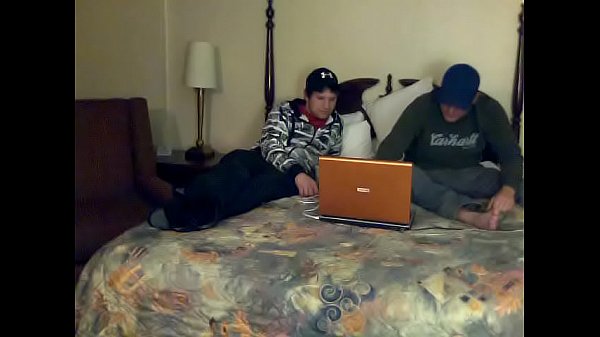 Straight friend agrees to try jerking to porn together… no cum