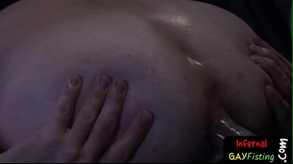 Ass fucking and fisting threeway gets sweaty