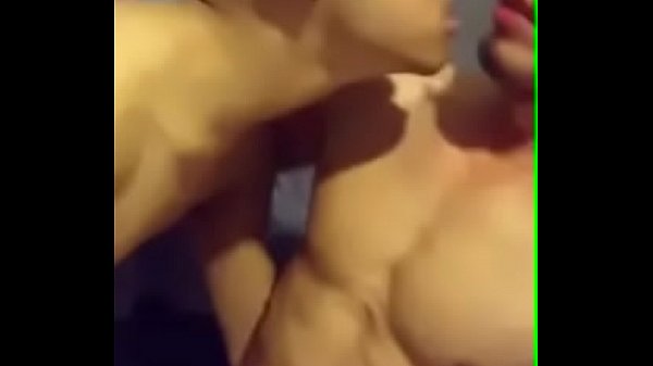 Japonês Mamando Novinho