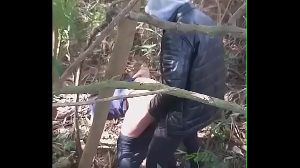 Motoqueiro entrou no matou pra comer um cu