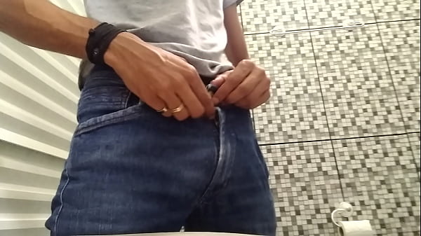 Uma punheta de do almoco