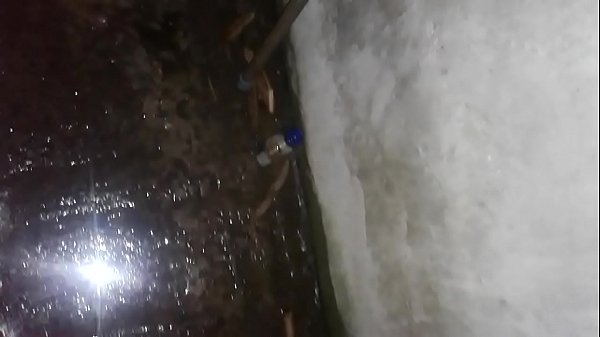 Usando una zanahoria de dildo