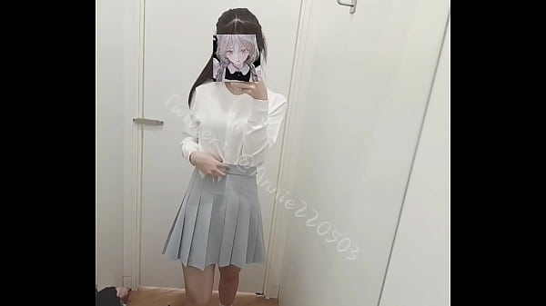 00后安妮 国产优衣库更衣间大秀身材自慰