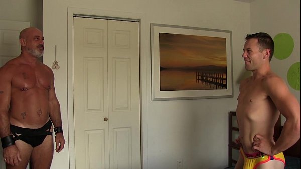 Daddy Pierce Barebacks Young Colby