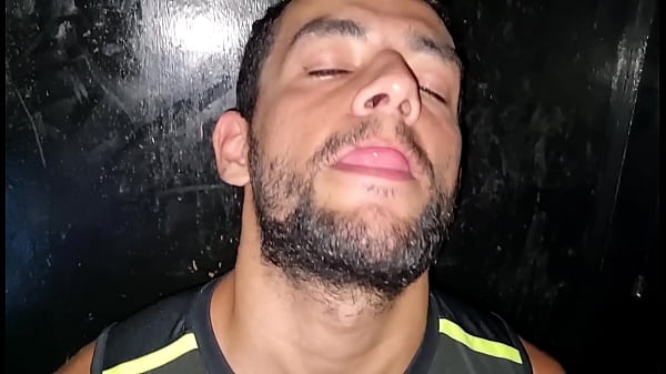 Fodemos o ninja do rabo apertado no box do cinemão gay – FULL RED