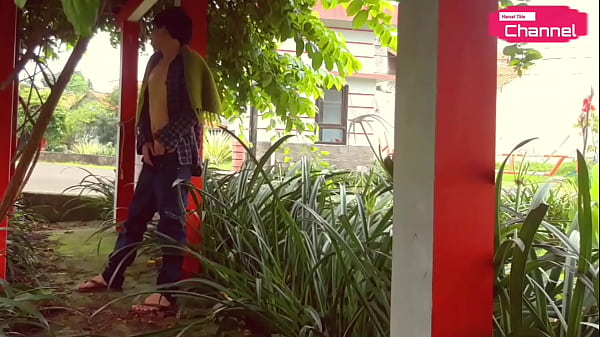 [Hansel Thio Channel] Public Nude – Sudden Horny When I Survey China Town Garden As The Place Chinese New Year Party Part 2