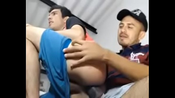 Twink rabudo sentando gostoso