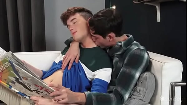 amigos novinhos fodendo