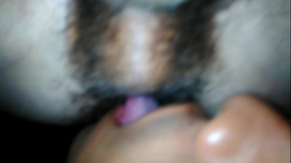 Chupando o cú gostoso do novinho do terminal 3