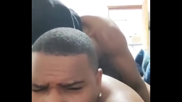 Esse novinho fode muito mermão! Que delícia – Vídeos completos no RED