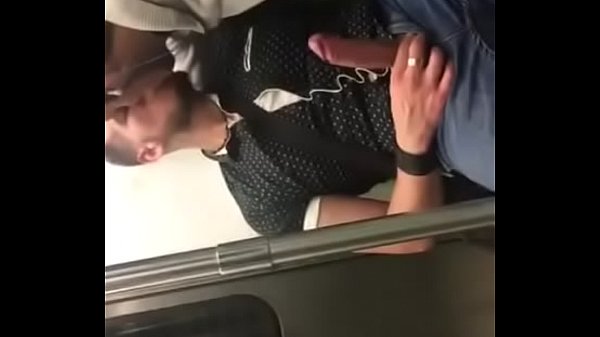 Mamando en el metro