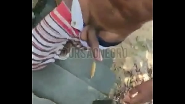 Meu novinho favorito veio atrás de uma putaria porém eu estava com visita e tivemos que fuder dentro da obra completo no RED