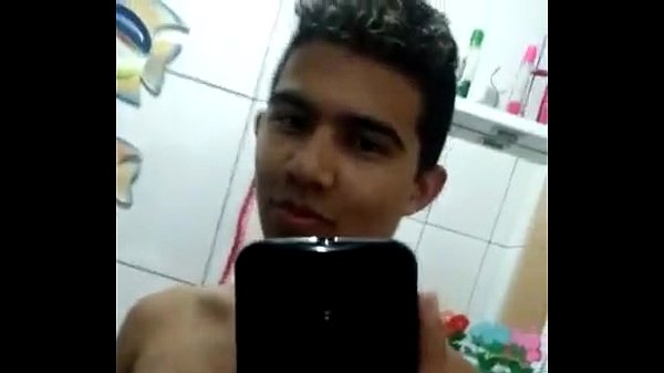 novinho do interior exibindo seu pau