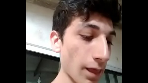 Novinho gostoso fazendo refrigerante amador delicia