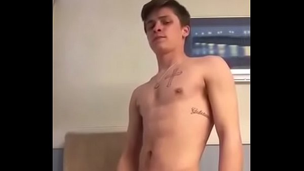 Novinhos gostosos na punheta