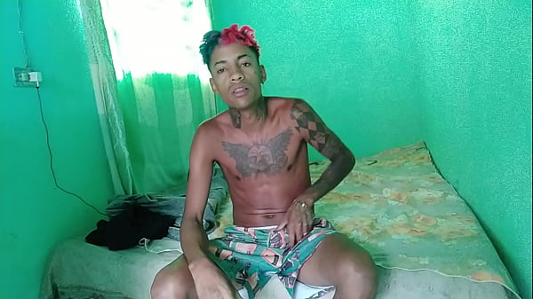 O NOVINHO PICUDO E O NOVINHO VOYEUR. Soltando leite para vocês