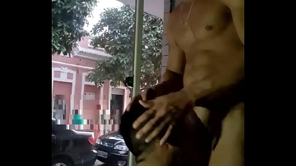 Arregaçando o Novinho Pelo Vidro Fumê (mayconleon.net)